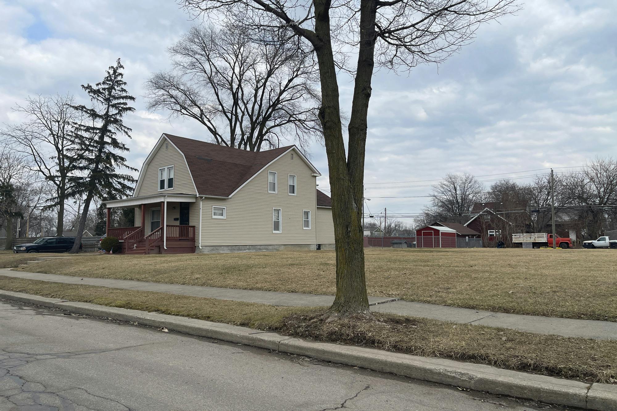 Oliver St, Fort Wayne, IN 46806