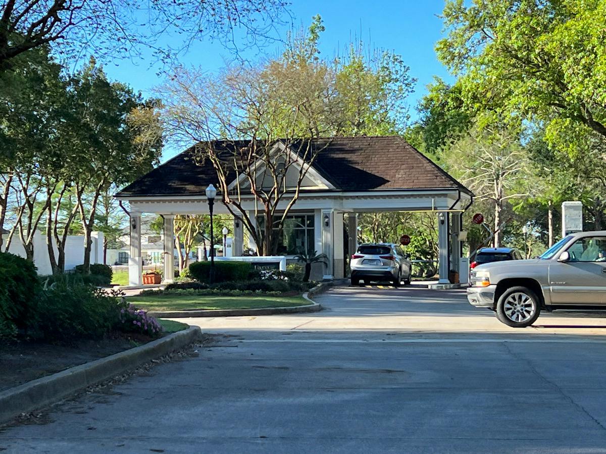 Pinehurst Dr, New Orleans, LA 70131 #1