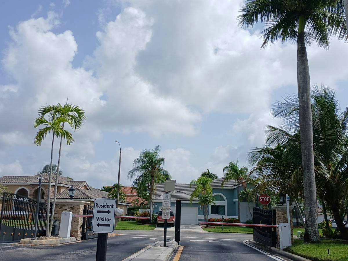197th Ave, Pembroke Pines, FL 33029 #1