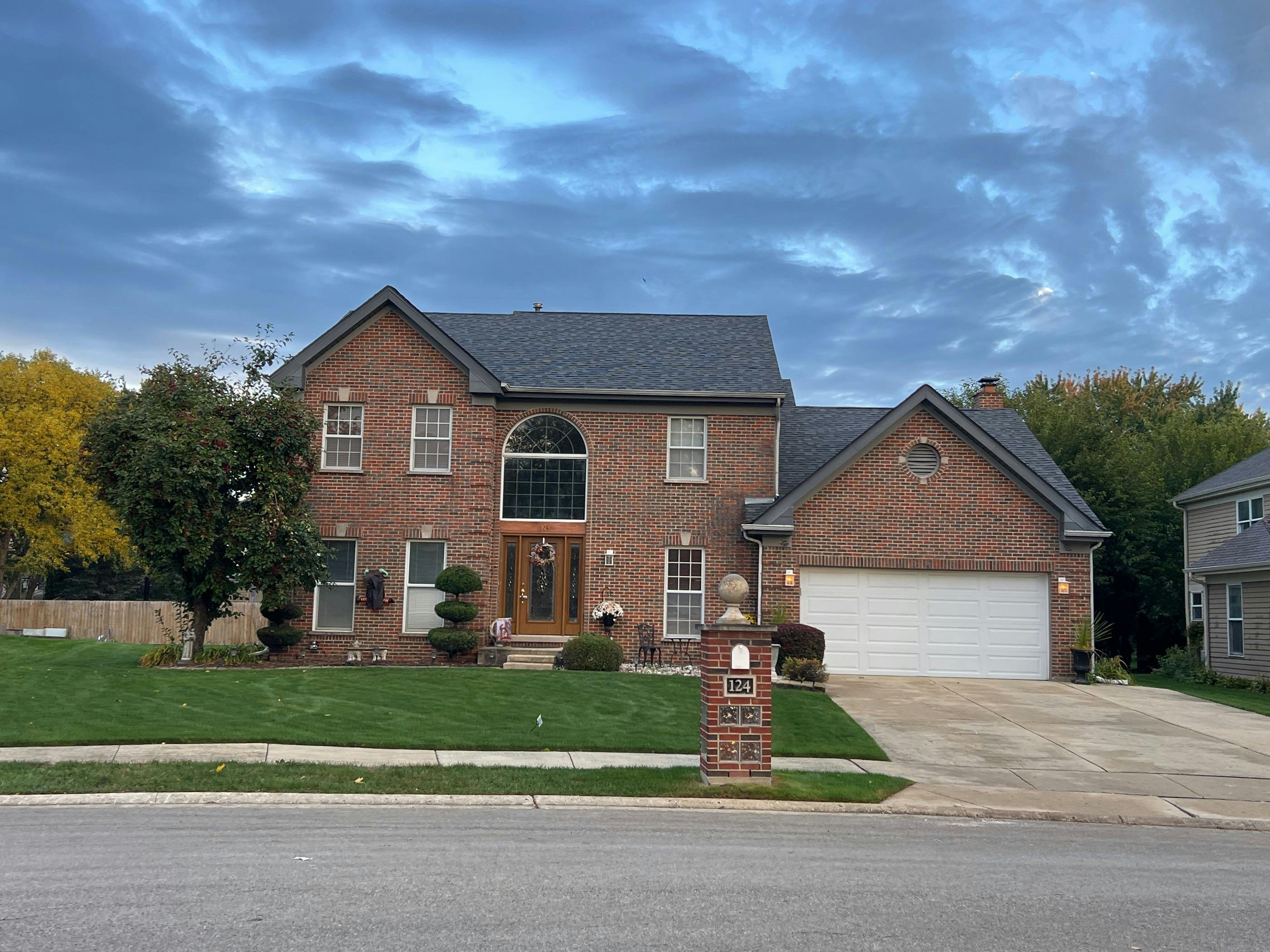 Sherwood Cir, Bloomingdale, IL 60108