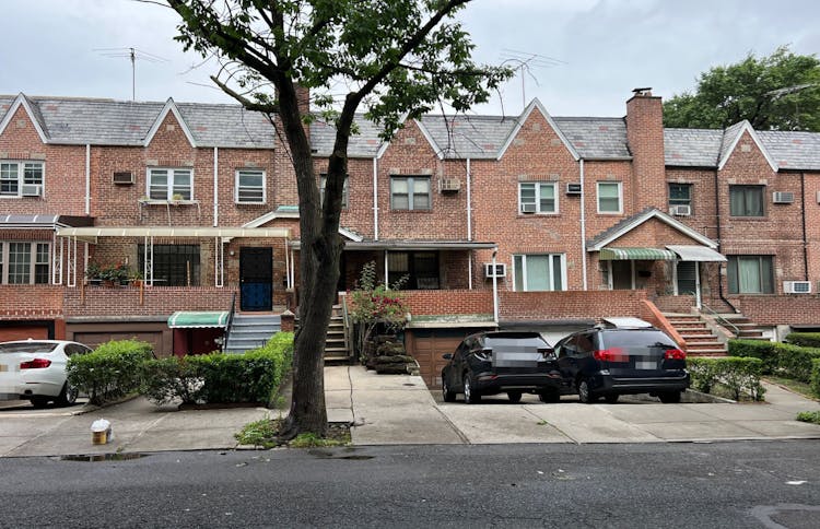 33-36 76th Street Jackson Heights, NY 11372, Queens County