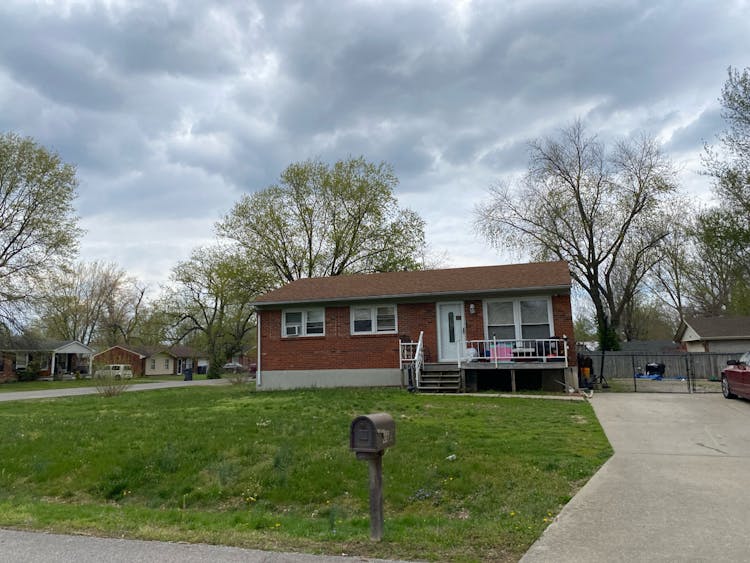 6609 Barbrook Rd Louisville, KY 40258, Jefferson County