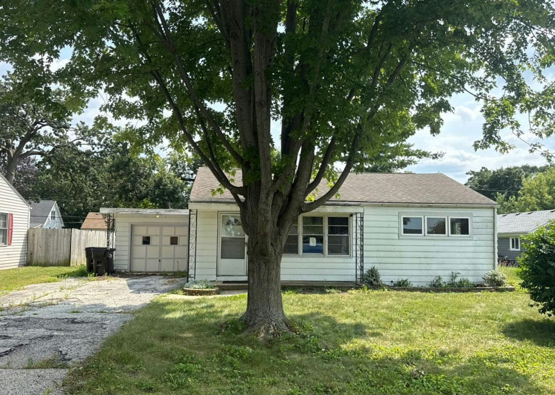 Helena Ave, Wauconda, IL 60084