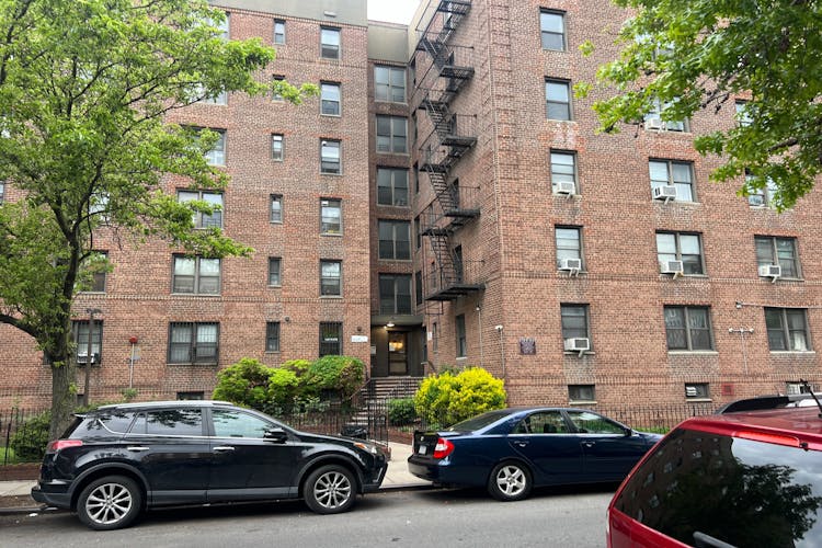 37-50 87th St 5d Jackson Heights, NY 11372, Queens County