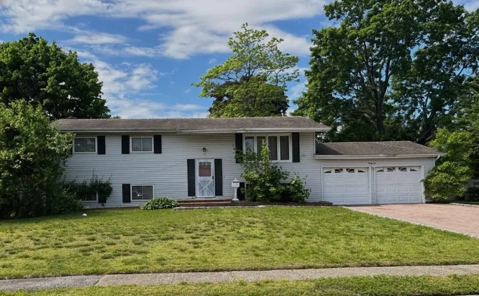 36 Clearview Dr Wheatley Heights, NY 11798, Suffolk County