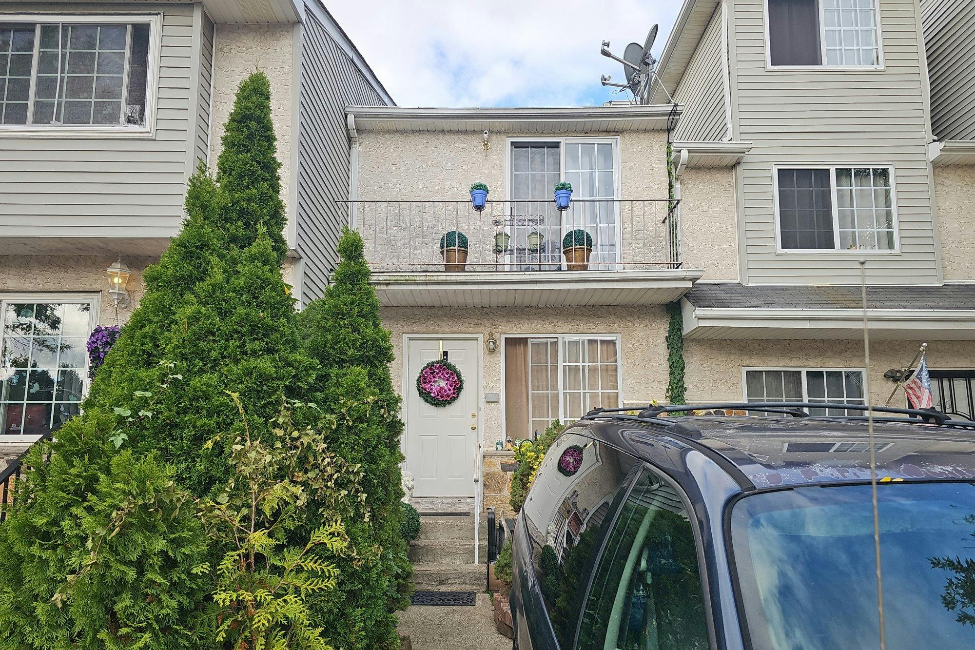 Studio Ln, Staten Island, NY 10304