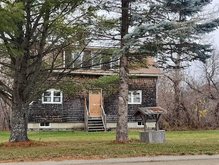 121 Stage Road Etna, ME 04434, Penobscot County