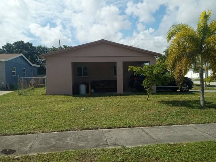 240 NW 5th St Deerfield Beach, FL 33441, Broward County