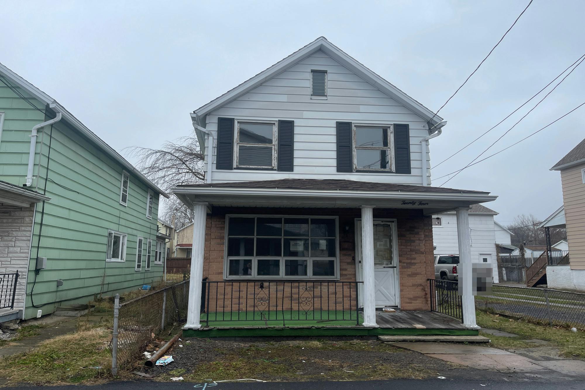 Warren Ave, Springfield, MO 65802