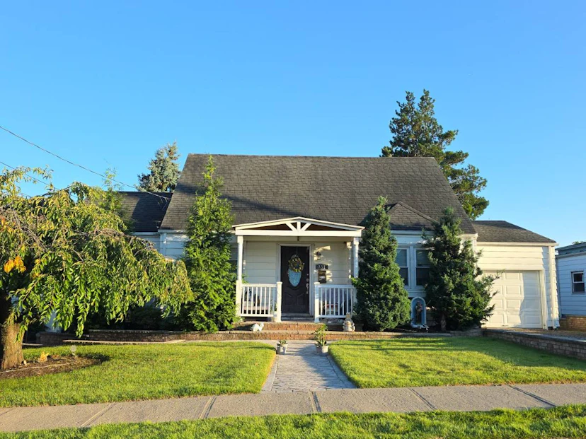 331 N Lanza Ct