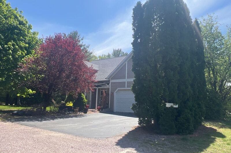 W6167 RADLOFF St  