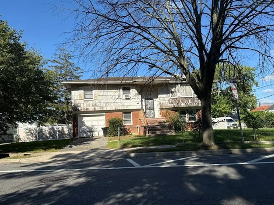 1214 Woodfield Rd Rockville Centre, NY 11570, Nassau County