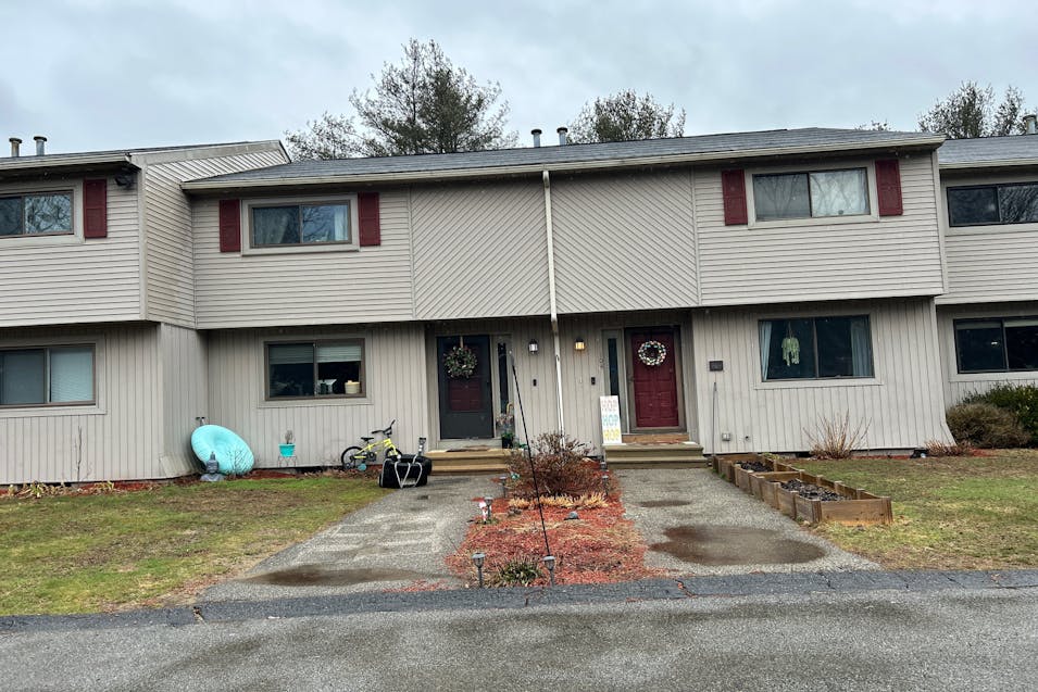 28 Southbridge Rd #104 Charlton, MA 01507, Worcester County
