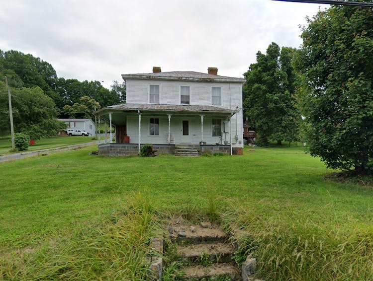 30054 Hillman Hwy Meadowview, VA 24361, Washington County