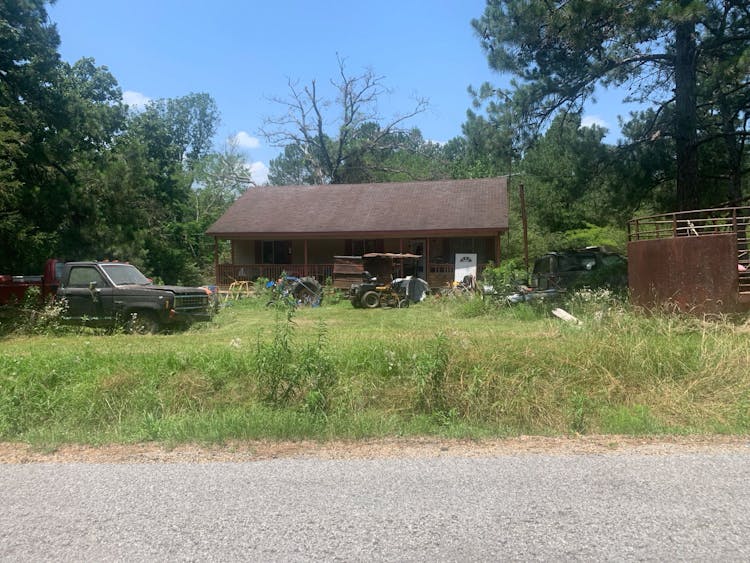 341 Emmitt Brown Rd Mendenhall, MS 39114, Simpson County