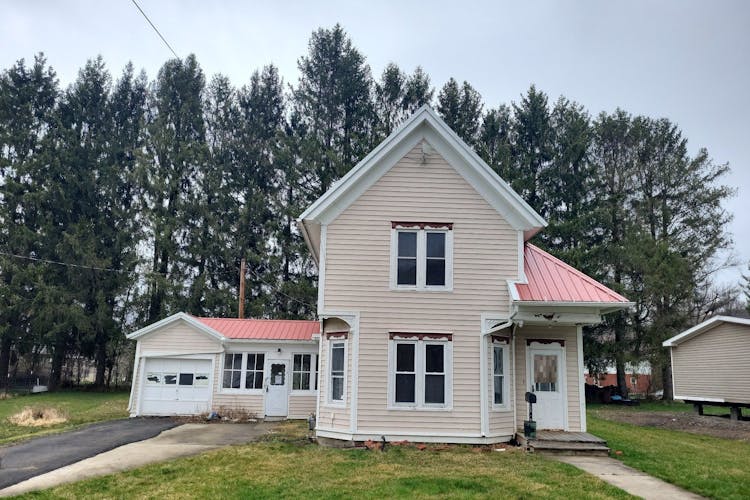116 1st St Westfield, PA 16950, Tioga County