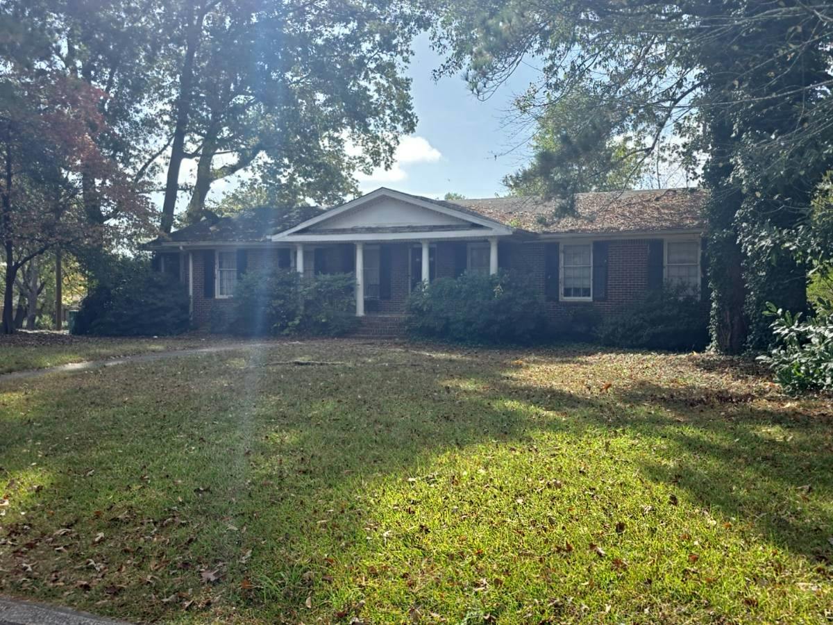 Riverwood Cir, Decatur, GA 30035