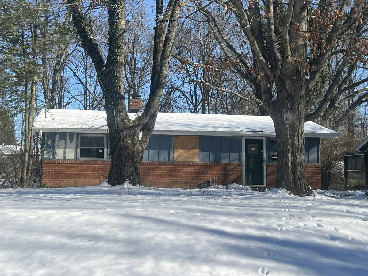 Lawson Ct, Anderson, IN 46012