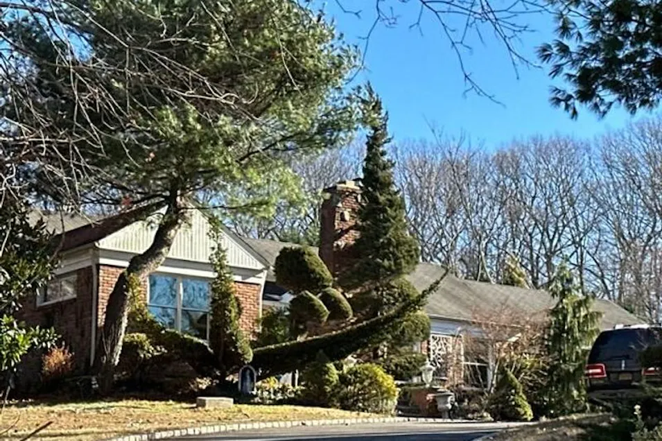 33 Fleets Cove Road Huntington, NY 11743, Suffolk County