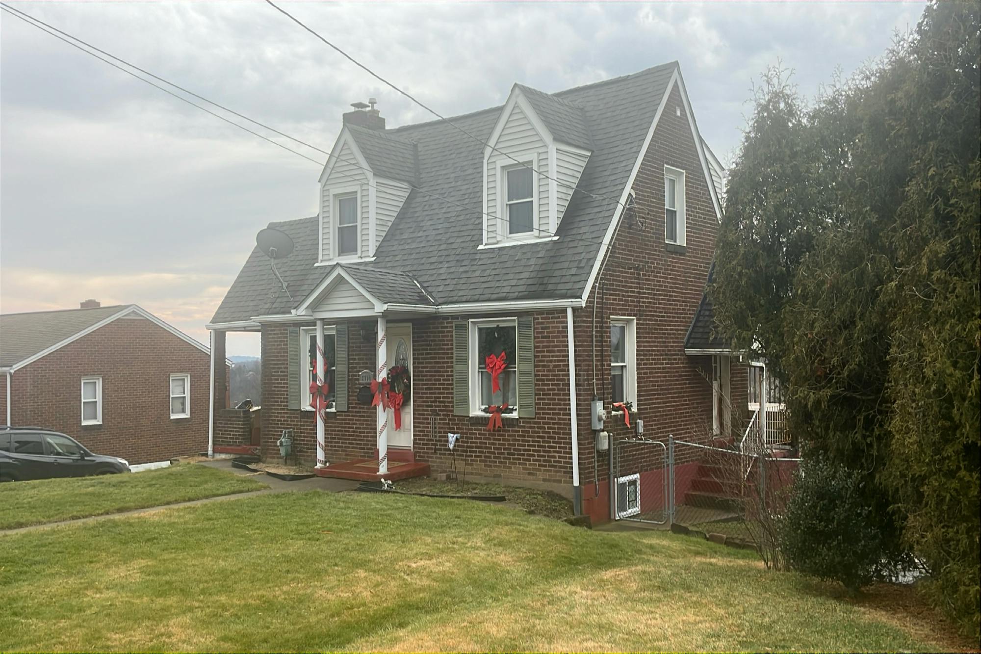 Madison Ave, West Mifflin, PA 15122