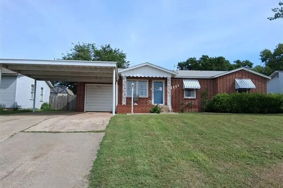 1108 E Omega St Henrietta, TX 76365, Clay County