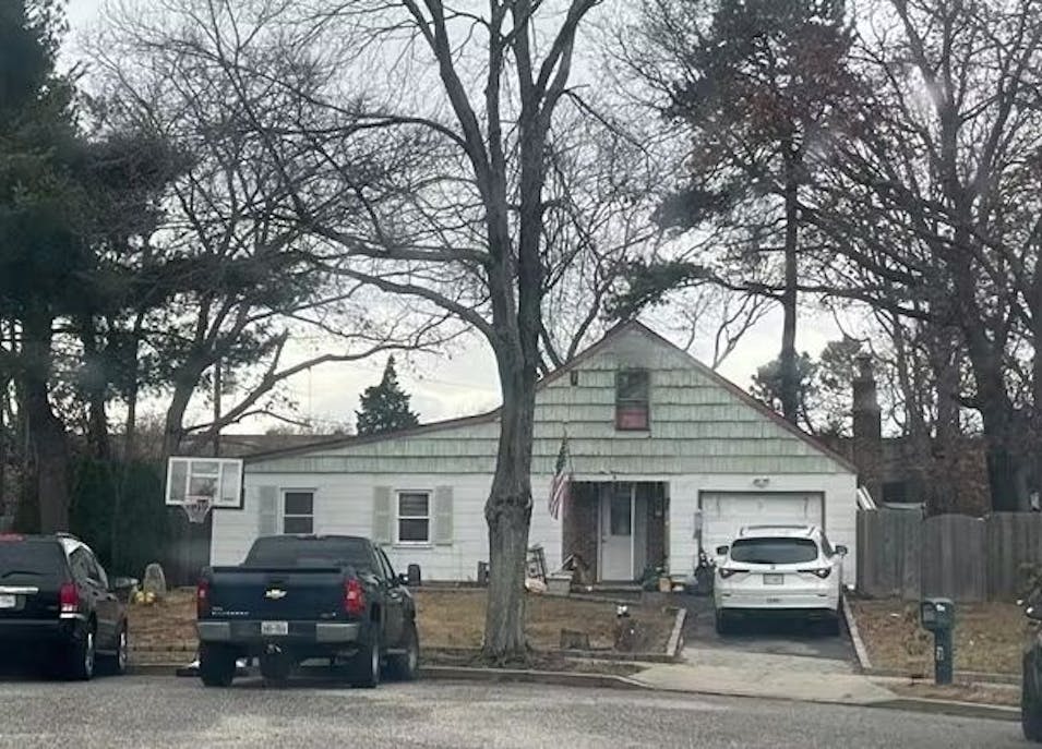 3 Hillberry Ci Holbrook, NY 11741, Suffolk County