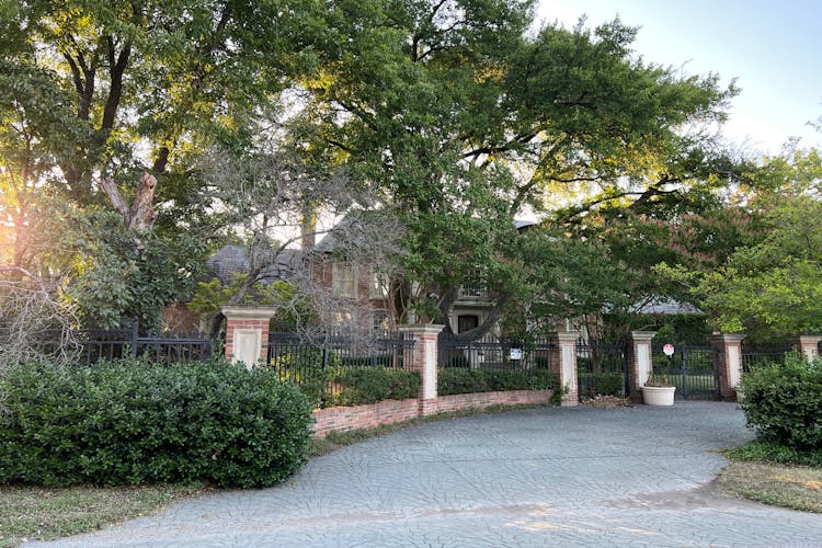 9410 Alva Ct, Dallas, TX, 75220, USA