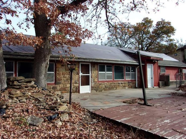 222 Lakeview Dr Independence, KS 67301, Montgomery County