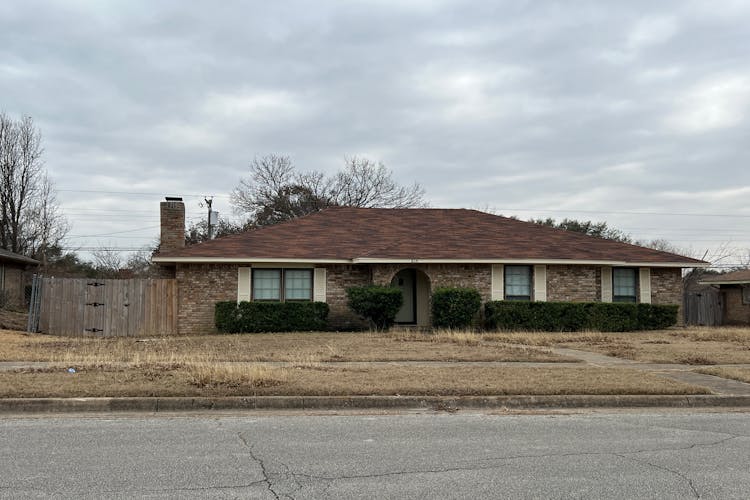 814 Oakbluff Drive Lancaster, TX 75146, Dallas County