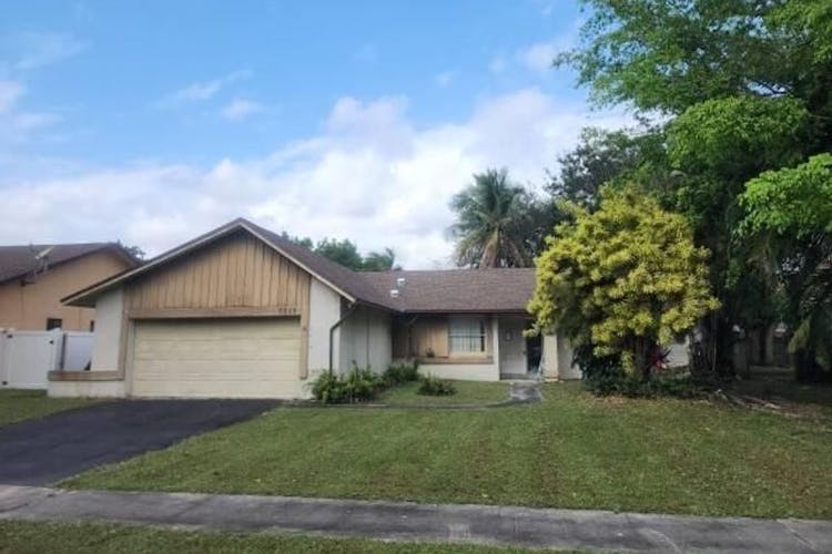 7389 NW 48 Pl Lauderhill, FL 33319, Broward County