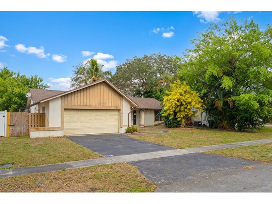 7389 NW 48 Pl Lauderhill, FL 33319, Broward County