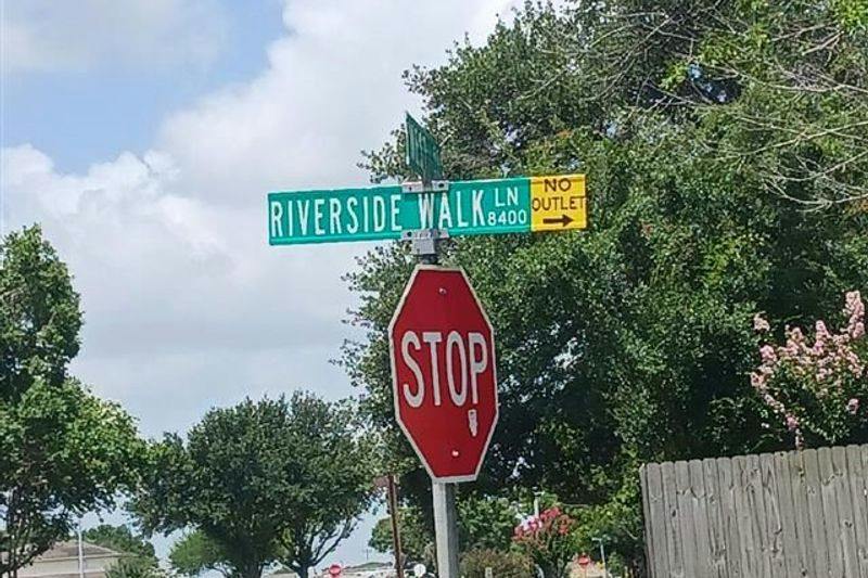 Riverside Walk Ln, Houston, TX 77064