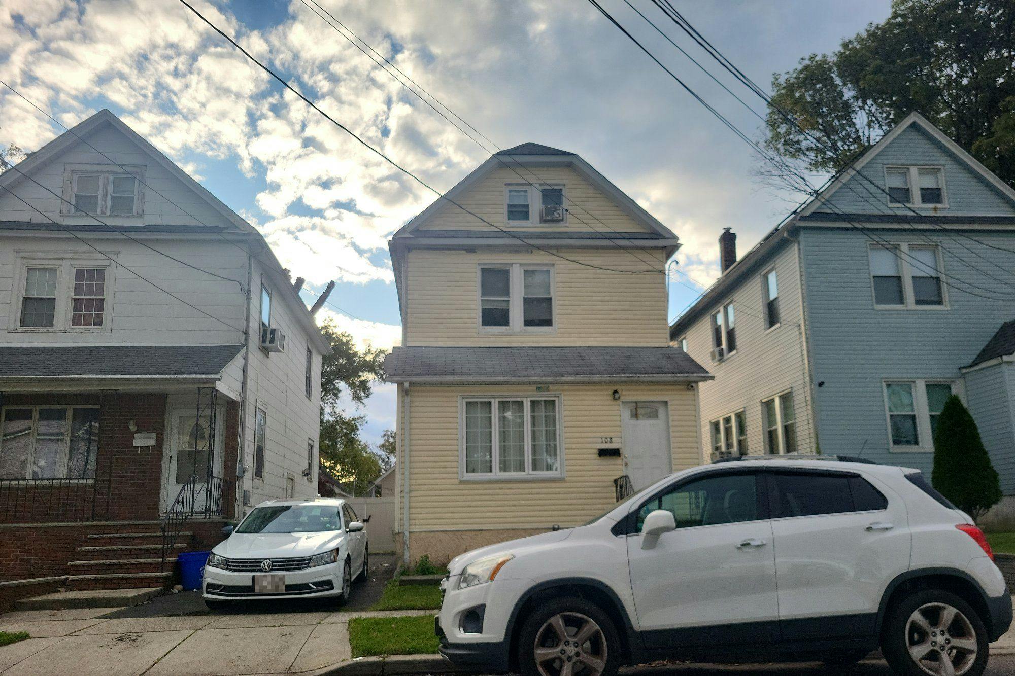 Victory St, Roselle, NJ 07203