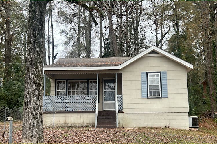 237 3rd Ave NW Fayette, AL 35555, Fayette County