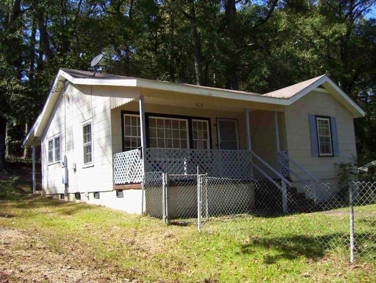 237 3rd Ave NW Fayette, AL 35555, Fayette County