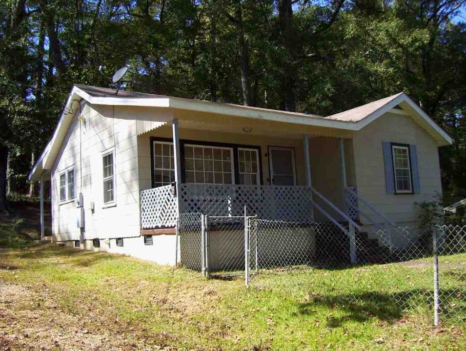 237 3rd Ave NW Fayette, AL 35555, Fayette County