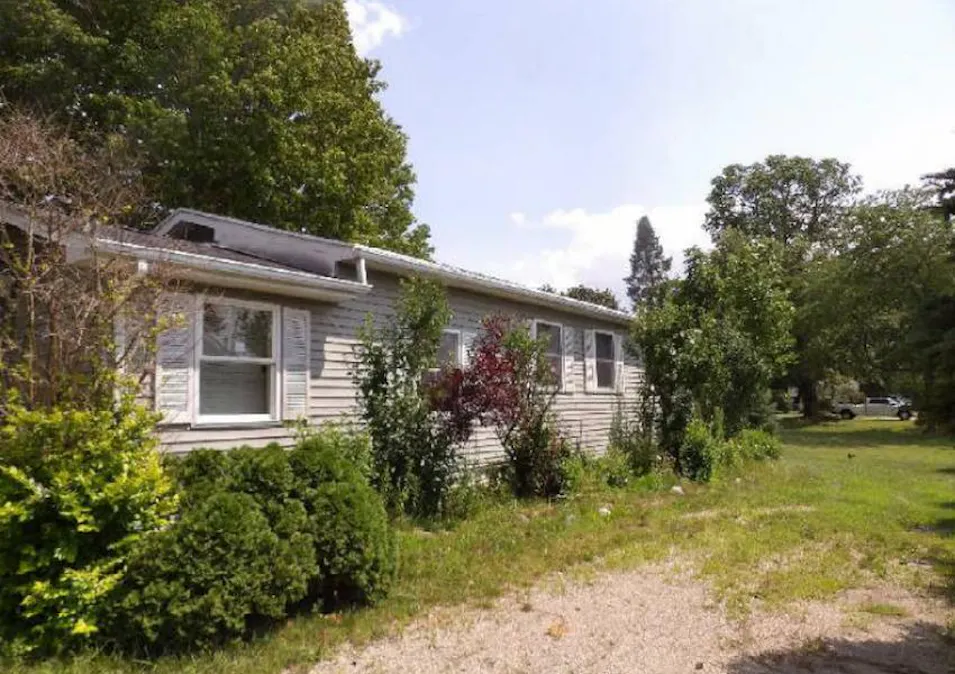 9130 17 Mile Rd Marshall, MI 49068, Calhoun County