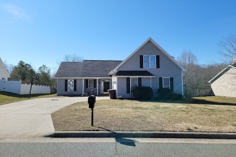 5328 Woodhollow Rd McCleansville, NC 27301, Guilford County