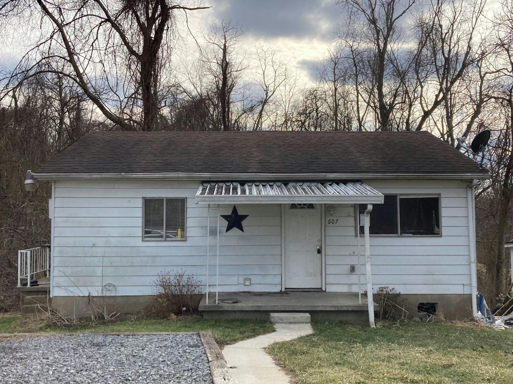 Mckinley St, Fairmont, WV 26554