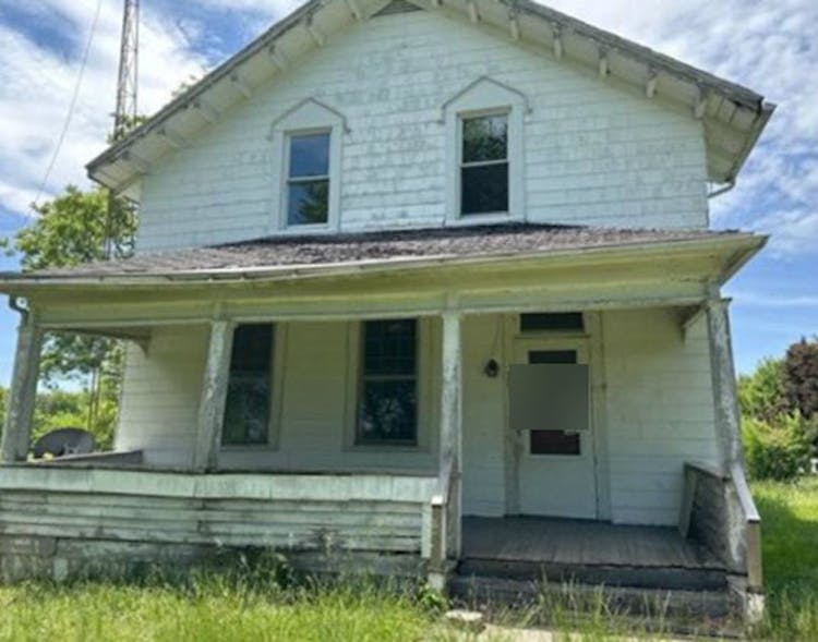 307 South Main Street Iroquois, IL 60945, Iroquois County
