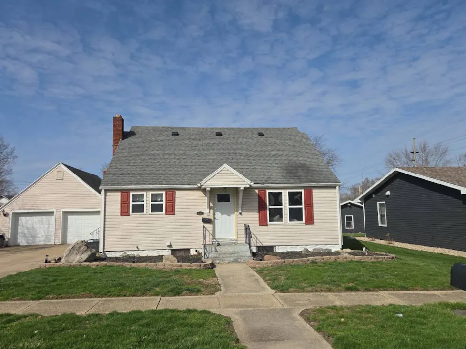 323 N Marshall St Bremen, IN 46506-1131, Marshall County