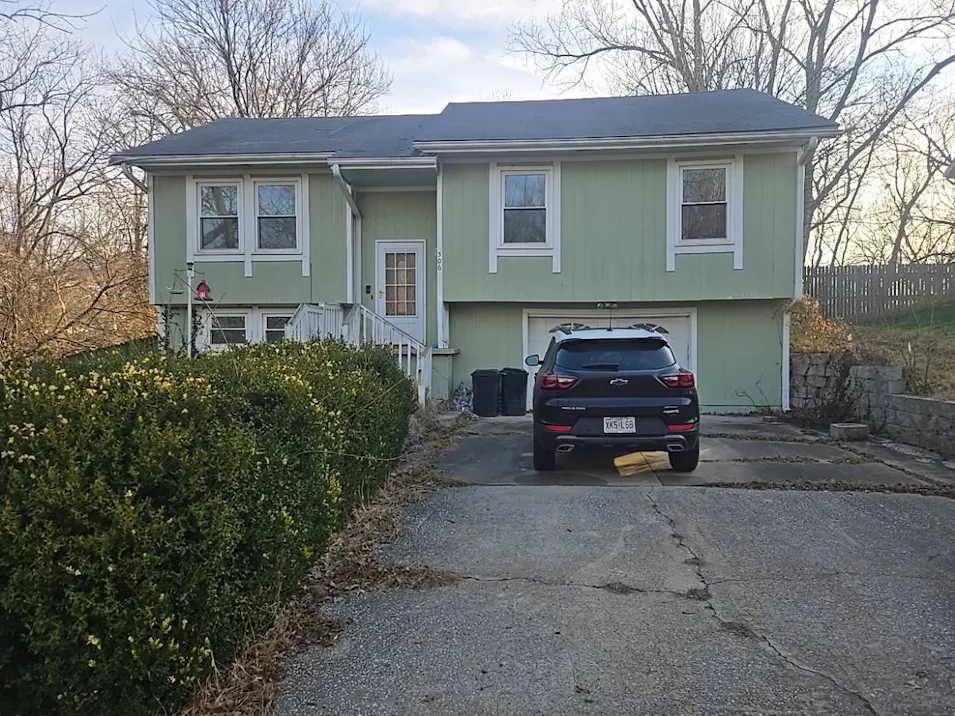506 N Main St Clinton, MO 64735, Henry County