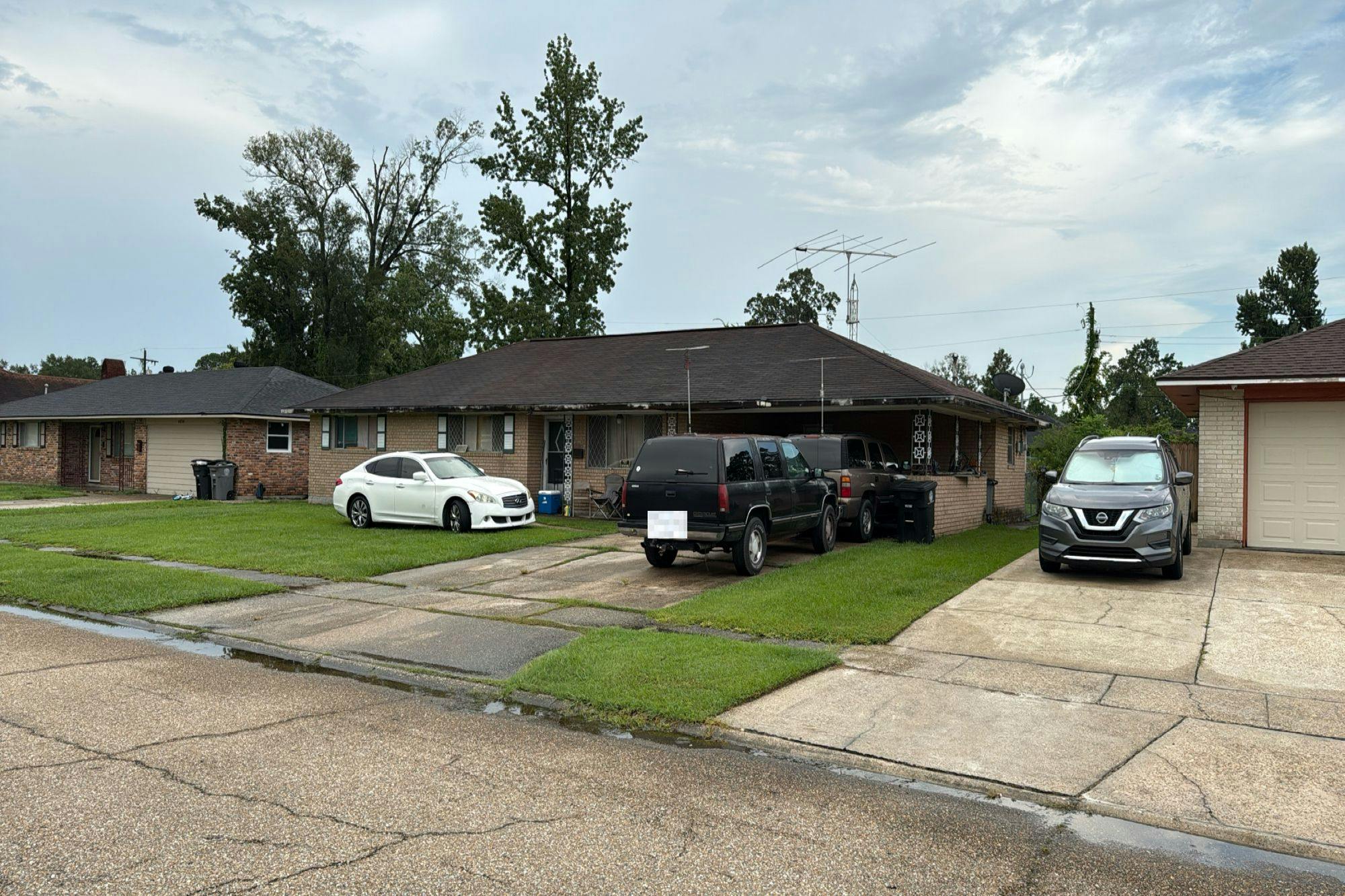 Vale Dr, Baton Rouge, LA 70812