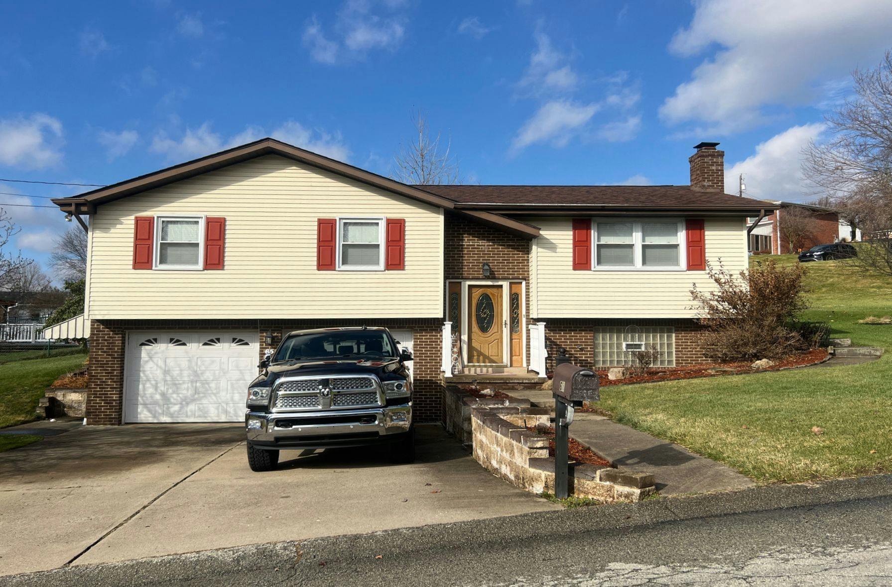 Fernwood St, Washington, PA 15301