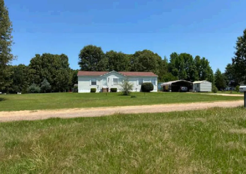 105 Spring Creek Pl Texarkana, TX 75501, Bowie County