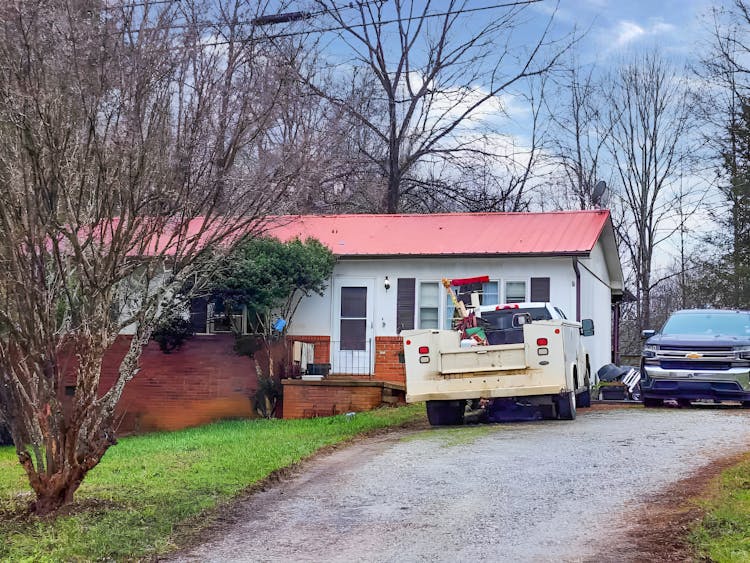 1002 Rockhouse Rd, Marion, NC, 28752, USA