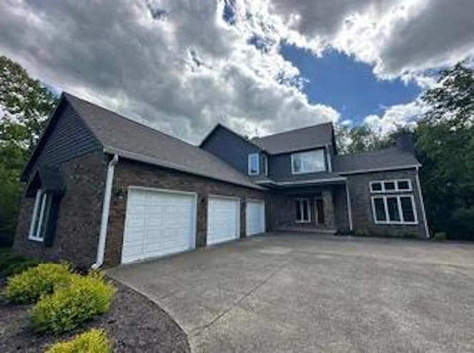 9416 S Harbour Pointe Dr Bloomington, IN 47401, Monroe County