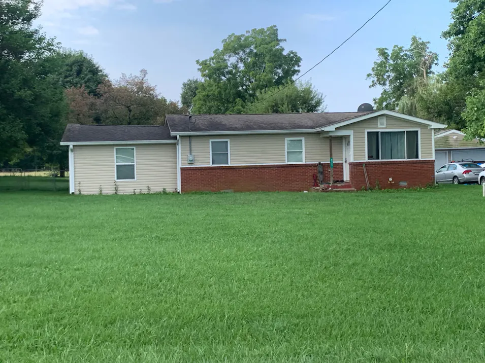 5721 W Yale Rd Monrovia, IN 46157-9318, Morgan County