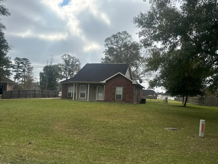 10480 Eagle Crest Rd Denham Springs, LA 70726, Livingston County