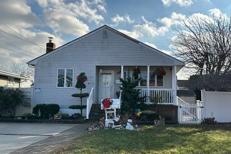 252 North Virginia Avenue North Massapequa, NY 11758, Nassau County